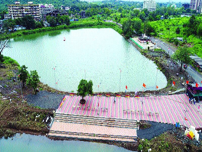 Separate immersion pier adjacent to Shiva Temple Pond | शिव मंदिर तलावाशेजारी स्वतंत्र विसर्जन घाट