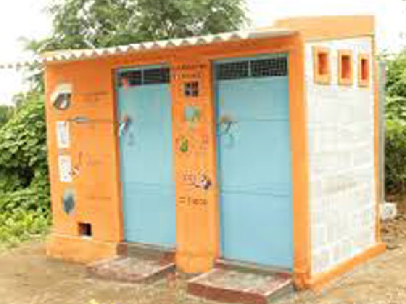 Toilets grant funding; 423 accused in Shrirampur cases; | शौचालय अनुदान हडपले; श्रीरामपूरमध्ये ४२३ जणांवर गुन्हे दाखल