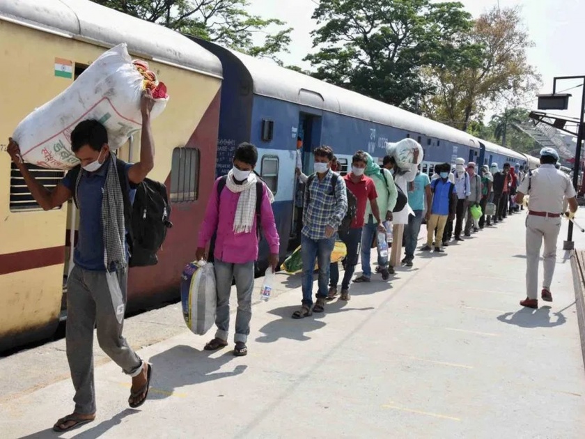 CoronaVirus Marathi News no ticket is being sold to laborers says railways kkg | CoronaVirus News: मोठा खुलासा; 'श्रमिक ट्रेन'मधील मजुरांकडून तिकिटाचे पैसे घेतच नाहीए सरकार, फक्त...