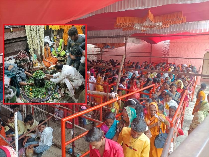 Har Har Mahadev's chanting in Parli on the last Monday of Shravan... | श्रावणाच्या शेवटच्या सोमवारी परळीत हर हर महादेवाचा गजर...