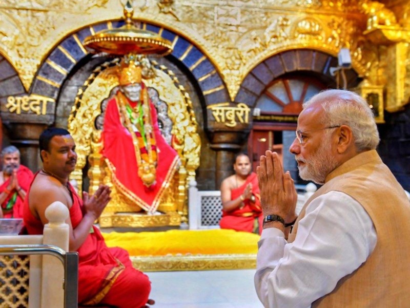 Ready to give gold to the government for the country, says the president of Shirdi Sansthan MMG | 'देशातील मशिदी व चर्चमधील सोन्याबद्दल बोलण्याची हिम्मत पृथ्वीराज चव्हाण दाखवतील काय?'