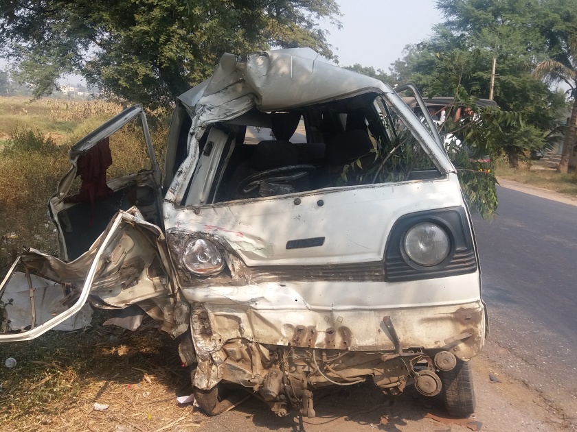 One person died on the spot, near Kasti road, on the Nagar-Daund road | नगर-दौंड रोडवर काष्टीजवळ अपघात एक जण जागीच ठार