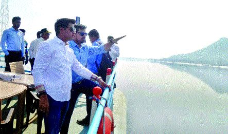  To start the Kalyan-Vasai waterway, survey by MPs: 10 stations to be set up on the lines of Metro | कल्याण-वसई जलमार्गाला चालना, खासदारांकडून पाहणी : मेट्रोच्या धर्तीवर उभारणार १० स्थानके