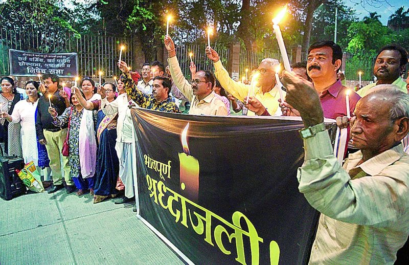 Sri Lanka attacked condemned in Nagpur by organizing candle March | नागपुरात कॅन्डल मार्च काढून श्रीलंका हल्ल्याचा निषेध