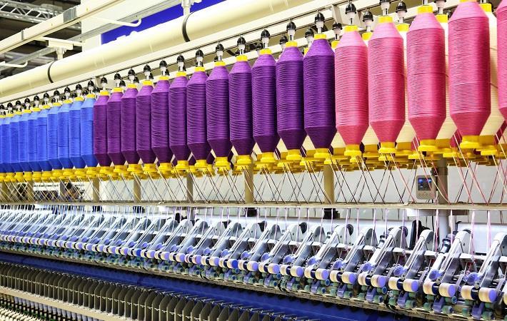 Corona hits Rs 500 crore to Solapuri textile industry | कोरोनामुळे सोलापुरी टेक्स्टाईल उद्योगाला ५०० कोटींचा बसला फटका