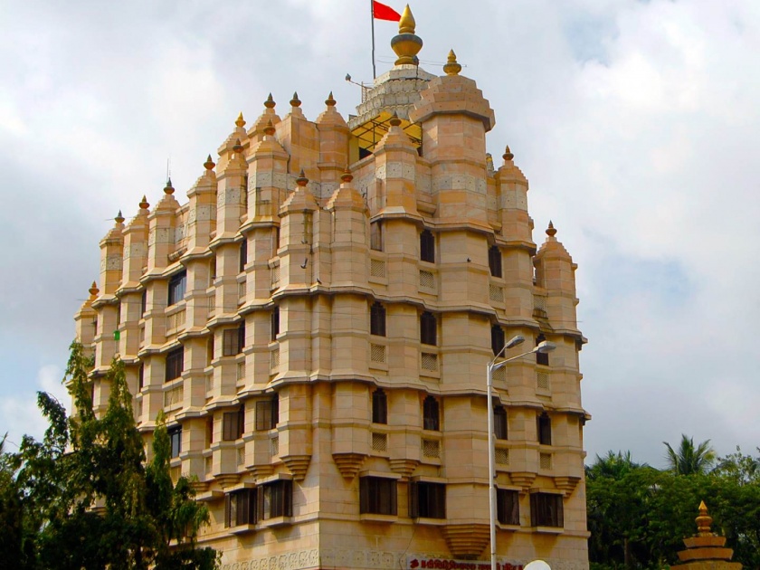siddhivinayak temple development project report soon cm eknath shinde announcement in mumbai | उज्जैनच्या महाकाल मंदिराच्या धर्तीवर सिद्धिविनायक मंदिराचा होणार विकास