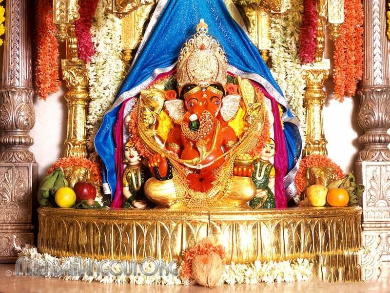 Special arrangements in the temple of Siddhivinayak on the occasion of Angar | अंगारकीनिमित्त सिद्धिविनायक मंदिरात विशेष व्यवस्था