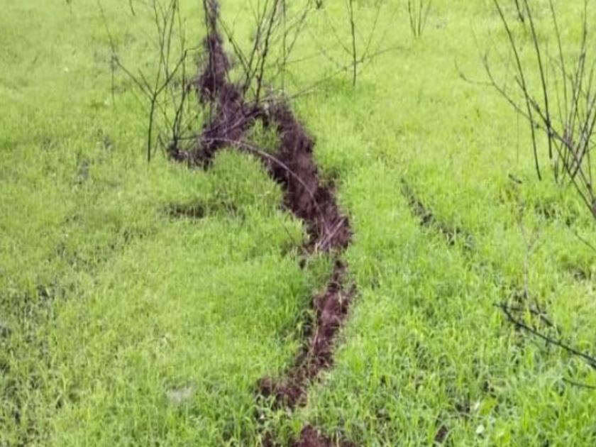Geologists survey the cracks in Bavale; People should not be afraid, appeals the administration | ‘बावळे’तील भेगांची भूवैज्ञानिकांकडून पाहणी; लोकांनी घाबरू नये, प्रशासनाचं आवाहन
