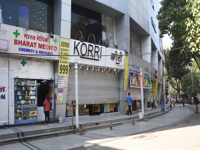 Take action against shops not displaying Marathi signboards Order of Pune Municipal Corporation to Regional Offices | मराठी पाट्या न लावणाऱ्या दुकानांवर कारवाई करा; पुणे महापालिकेचे क्षेत्रीय कार्यालयांना आदेश