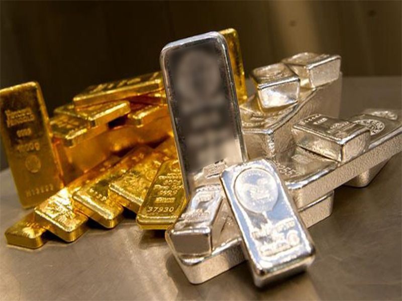 Silver prices fell by one thousand rupees a day | चांदीच्या भावात एकाच दिवसात एक हजार रुपयांनी घसरण