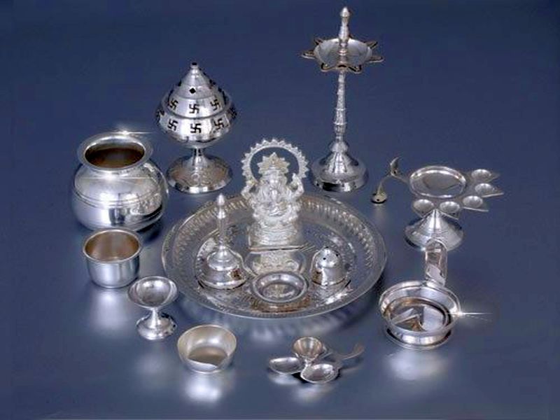  Over 14 kg of silver plates hit the tribal tenants in Nashik; Pobara in Rajasthan | १४किलो चांदीच्या भांड्यांवर परप्रांतीय भाडेकरुने नाशिकमध्ये मारला डल्ला; राजस्थानला पोबारा