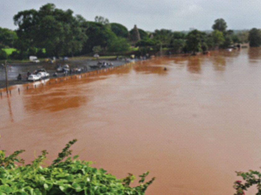 raining across the state; Heavy rains in Kolhapur, Sangli, Satara | राज्यभरात मुसळधार; कोल्हापूर, सांगली, साताऱ्यात अतिवृष्टी; दरडी कोसळल्या
