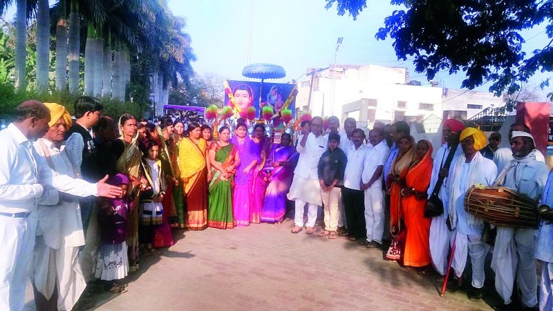 Sindhkhed Raja: Savitra Bai Phule Jayanti was celebrated for Shobhayatra | सिंदखेड राजा : सावित्रीबाई फुले जयंतीनिमित्त निघाली शोभायात्रा