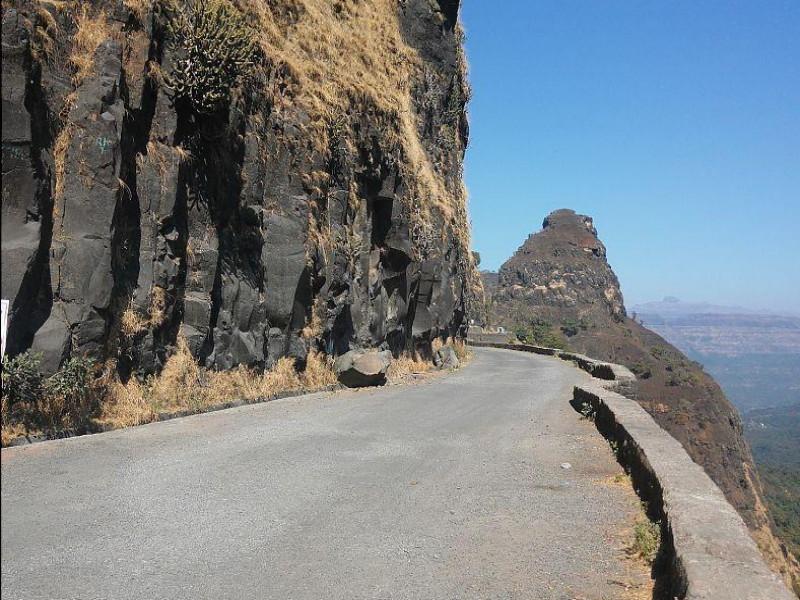 Sinhagad Ghat road once again start for tourists | सिंहगड घाट रस्ता पर्यटकांसाठी पुन्हा सुरू