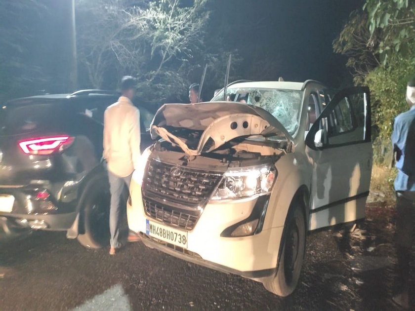 Woman dies on the spot after being hit by a speeding Scorpio; The angry mob smashed the car at Arnala | भरधाव वाहनाच्या धडकेत महिलेचा जागीच मृत्यू; संतप्त जमावानं कार फोडली