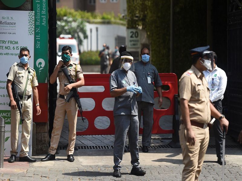 CoronaVirus In Mumbai: Police target 25,000 for unmasked action | CoronaVirus In Mumbai: विनामास्क कारवाईसाठी पोलिसांना 25 हजारांचे टार्गेट; महापालिकेला मदत