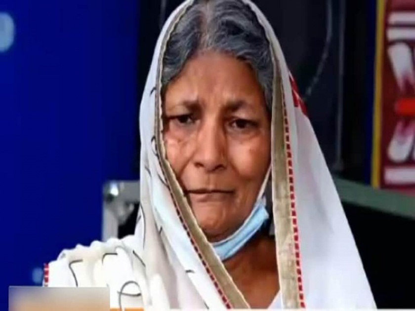 UP hamirpur bjp leader Pramod Agrawal old mother wandering in vrindavan gets viral in social media | अचानक टीव्हीवर LIVE आली भाजपा नेत्याची आई, कसा केला मुलानं छळ?; वेदना ऐकवल्या, लोक संतापले