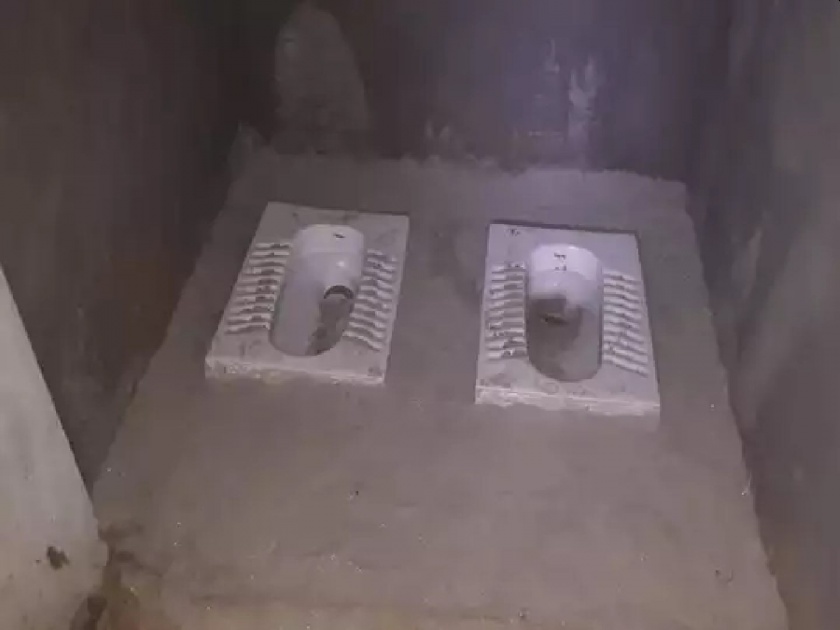 2 Toilet Seats In Toilet Built Under Swachh Bharat Mission, Strange Case Came Out at Basti District | ‘हे’ आहे स्वच्छ भारत मिशन...; शौचालयाचा अजब फोटो पाहून हसण्याआधी काय घडलंय ते तरी वाचा