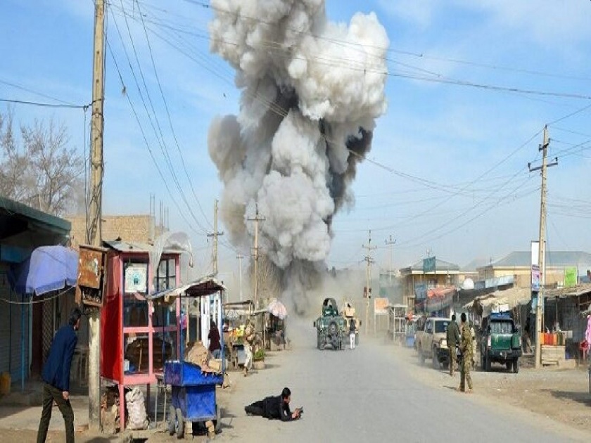 Afghanistan Taliban Crisis:: A bomb blast in Afghanistan kills 100 people by Suicide bomber | Afghanistan Blast: अफगाणिस्तानात बॉम्बस्फोट, १०० जण ठार; आत्मघाती हल्लेखोरानं शियापंथीयांंना केलं टार्गेट
