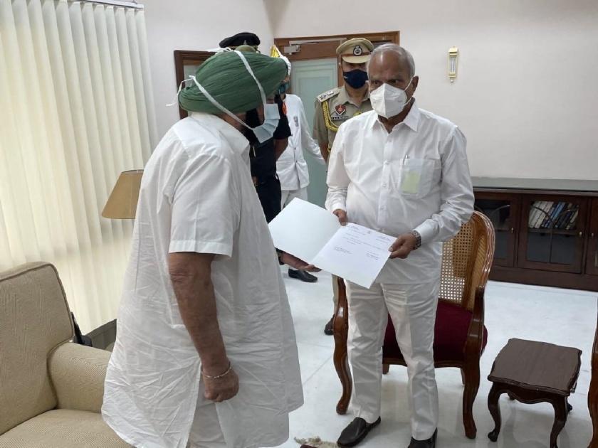 Punjab CM Captain Amarinder Singh submits resignation to Governor Banwarilal Purohit | Captain Amarinder Singh: पंजाबमध्ये राजकीय भूकंप; कॅप्टन अमरिंदर सिंग यांचा मुख्यमंत्रिपदाचा राजीनामा