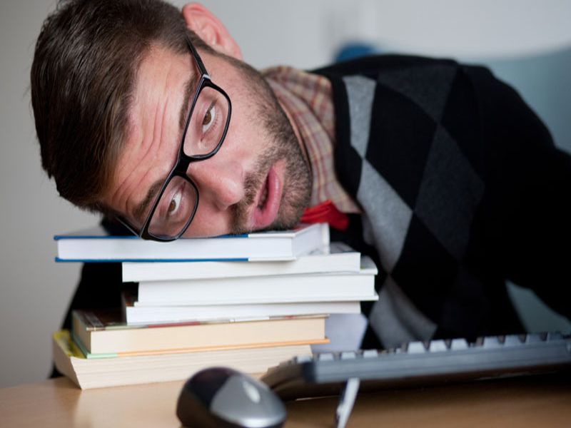 what is narcolepsy or excessive sleep disorder | तुम्हाला वारंवार झोप येते? वेळीच सावध व्हा; कदाचित 'हा' आजार असू शकतो!