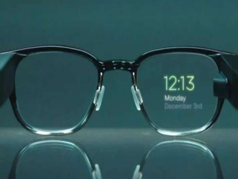 Magical specs: Message reader, controlled by voice | जादुई चष्मा : मॅसेज वाचणारा, आवाजाने नियंत्रित होणारा