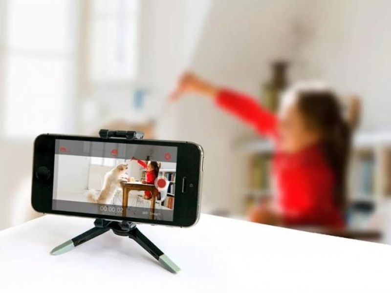 How to turn your android smartphone as a webcam | तुमच्या जुन्या स्मार्टफोनला अशाप्रकारे बनवा सिक्युरिटी कॅमेरा!