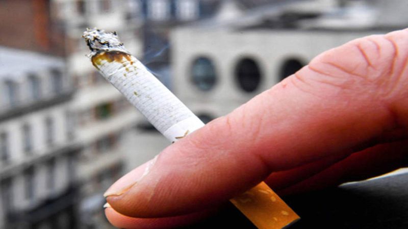 Smokers at higher risk of coronas: Expert information | धूम्रपान करणाऱ्यांना कोरोनाचा जास्त धोका : तज्ज्ञाची माहिती