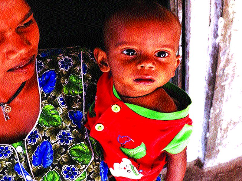 Crisis on credit for maternal nectar feeding malnutrition | मातांच्या अमृत आहारासाठी सेविकांवर उधारीचे संकट