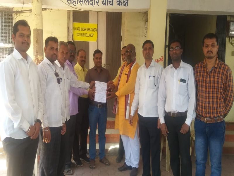 Boycott of upcoming election for victims of Solar project in Chalisgaon taluka | चाळीसगाव तालुक्यातील सोलर प्रकल्प पीडित शेतकऱ्यांचा आगामी निवडणुुकांवर बहिष्कार