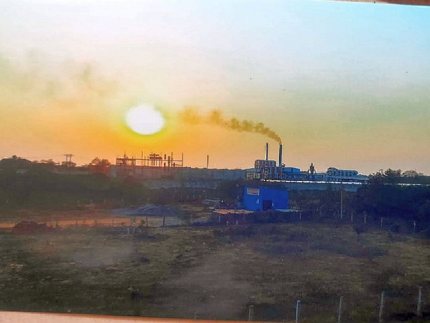 demand for immediate closure Ramdev Baba Solvent Plant in Bramhapuri chandrapur due to spread of toxic gas | सावधान ! प्लांटमधून घराघरांत विषारी वायूची ‘एन्ट्री’, आजाराला निमंत्रण