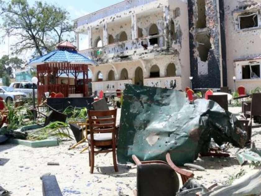 26 dead in terrorist attack in Somalia | सोमालियात हॉटेलवरील अतिरेकी हल्ल्यात २६ ठार, चारही दहशतवाद्यांचा खात्मा