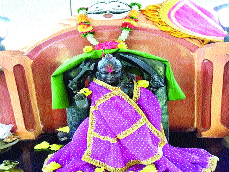 Somajai Devi in pachad, raigad | शिवपूर्वकालीन स्वयंभू पाचाडची सोमजाई देवी; जिजाऊ माँसाहेबांचे श्रद्धास्थान