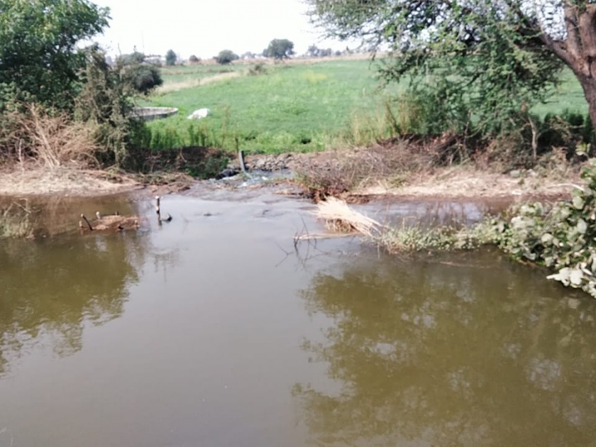 Millions of liters of water in the Sonal project are wastage | सोनल प्रकल्पातील लाखो लिटर पाण्याचा अपव्यय