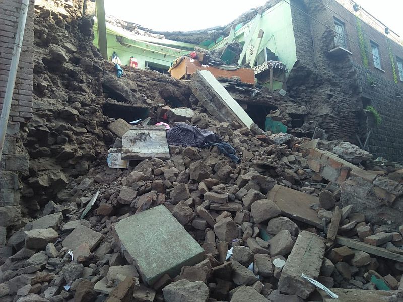 2 killed in wall collapse in sonpeth parbhani | सोनपेठमध्ये घर कोसळून बाप-लेकाचा मृत्यू