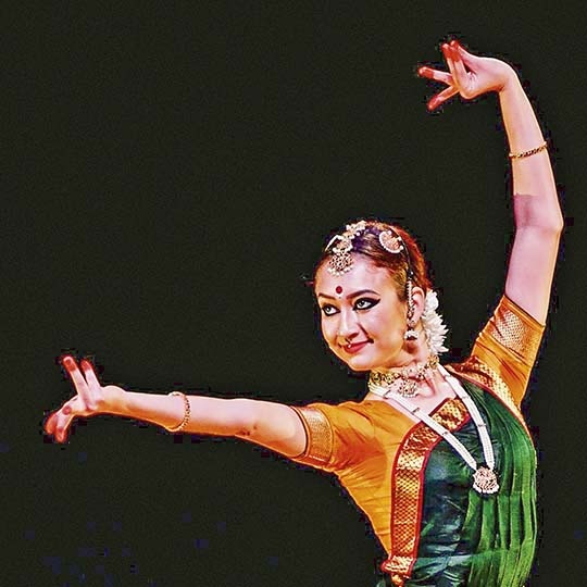 Test and contentment .. An American Bharatanatyam dancer Sophia Salingaros expresses here feelings about India and India's rich music culture | कसोटी आणि तृप्ती..
