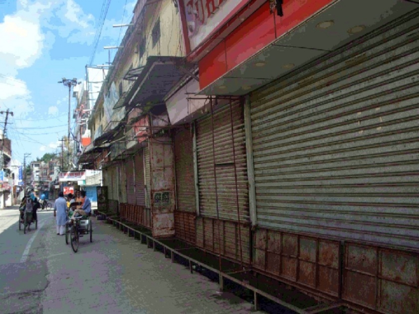 Lockdown: Ahmadnagar Peoples 'no entry' in other districts; Lockdown in eight more villages | Lockdown: नगरकरांना इतर जिल्ह्यांत ‘नो एण्ट्री’; आणखी आठ गावांत लॉकडाऊन