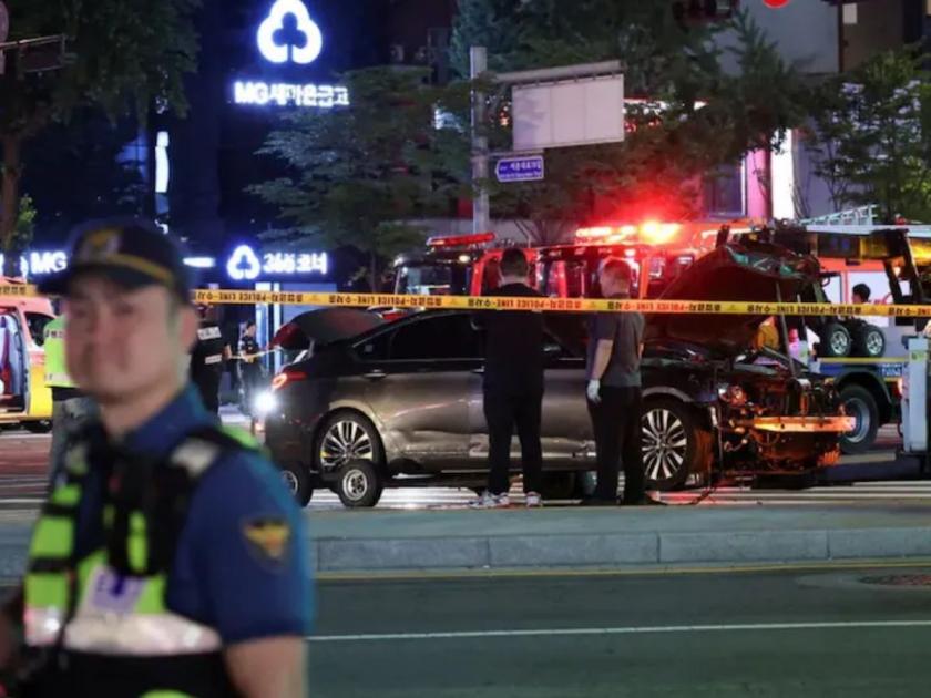 speeding car runs over pedestrians in south korea seoul nine killed and four injured | दक्षिण कोरियामध्ये रस्ता ओलांडणाऱ्या लोकांना भरधाव कारने चिरडलं; ९ जणांचा मृत्यू, 4 जखमी