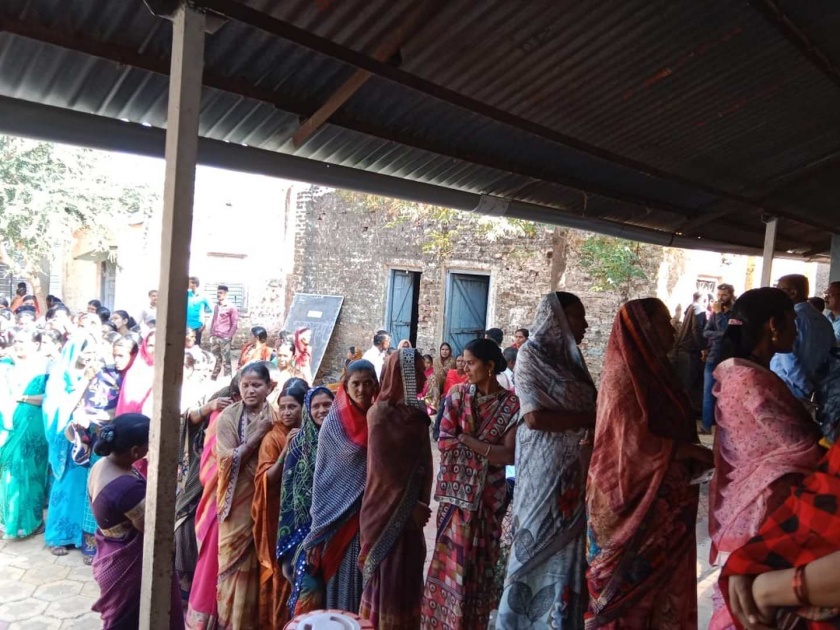 Voting begins for 278 gram panchayats in Washim district | वाशिम जिल्ह्यात २७८ ग्राम पंचायतींसाठी मतदानाला सुरुवात