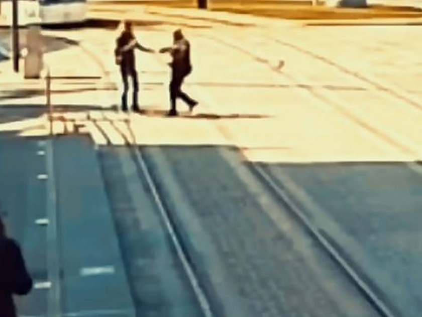Watch viral video this cop saves blind woman life | Video : रेल्वे ट्रॅकवर उभी होती 'ही' दृष्टीहीन महिला, अचानक आली ट्रेन आणि.....