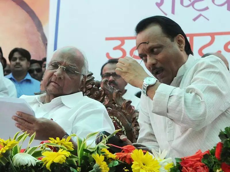 Maharashtra Election 2019: suresh dhas critics on sharad pawar family in beed election rally | Maharashtra Election 2019: ...मग पवार कुुटुंबात सगळं आलबेल कसं असेल?; राष्ट्रवादीच्याच एकेकाळच्या 'खास' नेत्याचा टोला