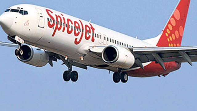 Smoke in the cockpit of Spice jet plane in Nagpur | नागपुरात स्पाईस जेट विमानाच्या कॉकपिटमध्ये धूर