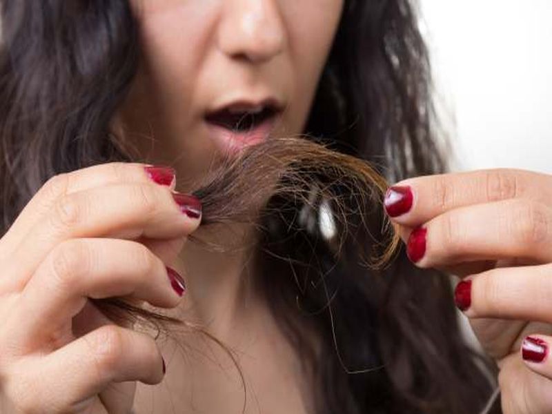lifestyle easy tips to get rid off spilt ends | दुभंगलेल्या केसांची समस्या दूर करण्यासाठी करा 'हे' उपाय!