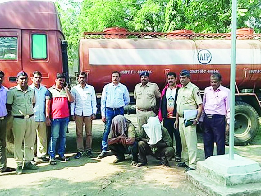 Spirit tanker seized from Chhattisgarh to Goa | छत्तीसगढमधून गोव्याकडे जाणारा स्पिरिटचा टँकर जप्त