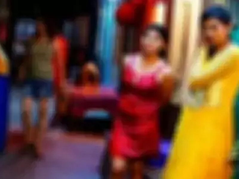 Exposing sex racket in Prabhadevi | प्रभादेवीतील सेक्स रॅकेटचा पर्दाफाश