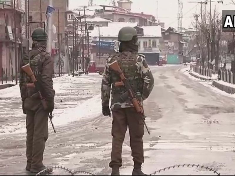 operation underway at karan patel in srinagar | Jammu-Kashmir Encounter : श्रीनगरमध्ये 32 तास सुरु राहिली चकमक, दोन दहशतवाद्यांचा खात्मा करण्यात यश