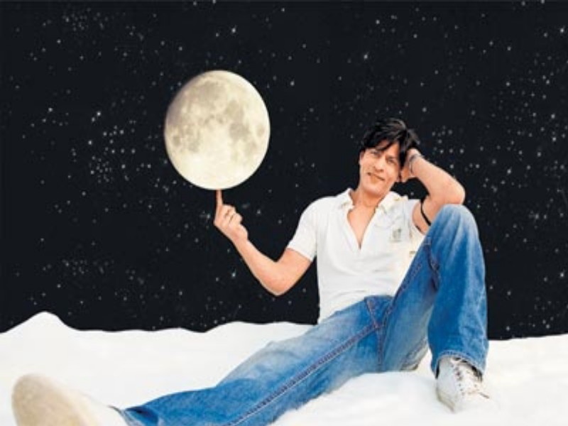 Hundreds of Indians, including Shahrukh Khan, bought land on the moon | 'शाहरुख खान'सह शेकडो भारतीयांची चंद्रावर जमीन खरेदी