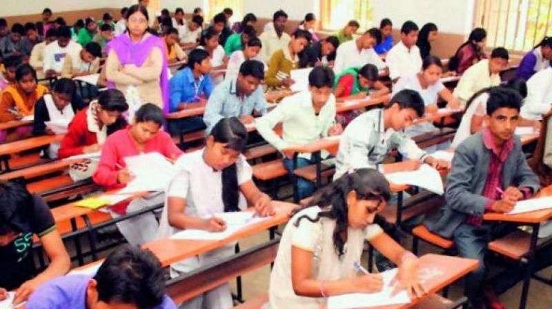 Due to the closure of the oral examinations, the students will get 10th marks in the 'Kondi' | तोंडी परीक्षा बंद झाल्याने दहावीच्या विद्यार्थ्याची गुणांची होणार ‘कोंडी’