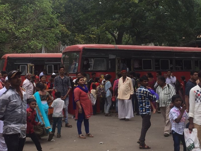 Ganpati Festival Ratnagiri: Reservations of 1, 366 more trains for Mumbai journey - Journey of devotees started | Ganpati Festival रत्नागिरी : मुंबई प्रवासासाठी१ हजार ३६६ जादा गाड्यांचे आरक्षण - भाविकांचा परतीचा प्रवास सुरु 