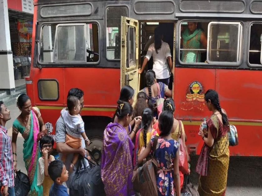 50 percent fare concession st buses maharashtra more than 59 thousand women traveled on half tickets akola | ५० टक्के एकदम ओक्के, ५९ हजारांपेक्षा अधिक महिलांनी केला अर्ध्या तिकिटात प्रवास